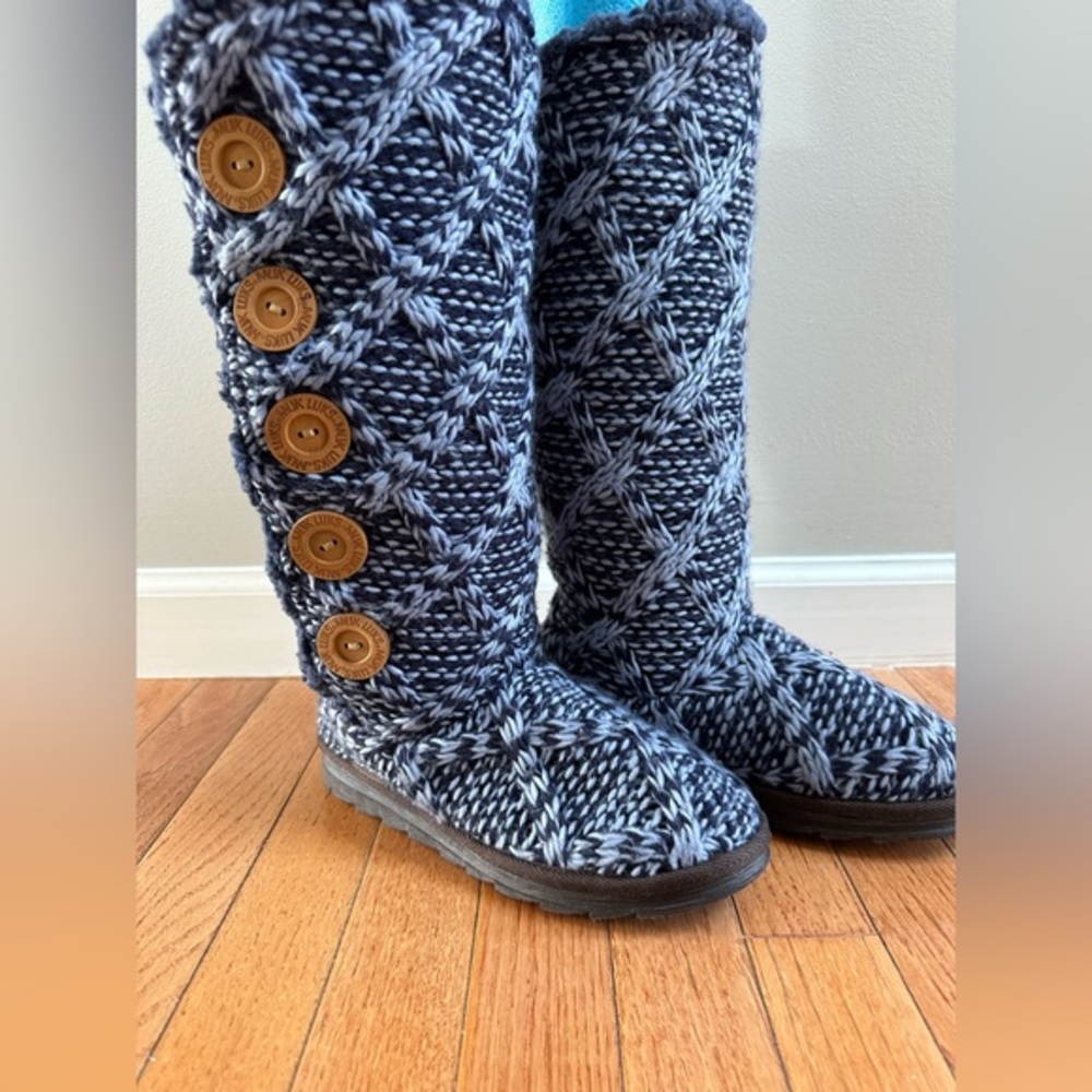 Muk Luks Classic Cardy Knit Crochet Sweater Boots Size 7 (But Fit Like A Size 6)